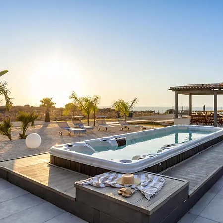 Con Piscina E Sul Mare Villa *