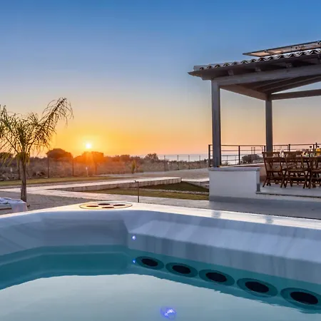 Vila Con Piscina E Sul Mare