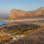Con Piscina E Sul Mare