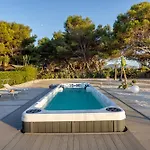 Con Piscina E Sul Mare